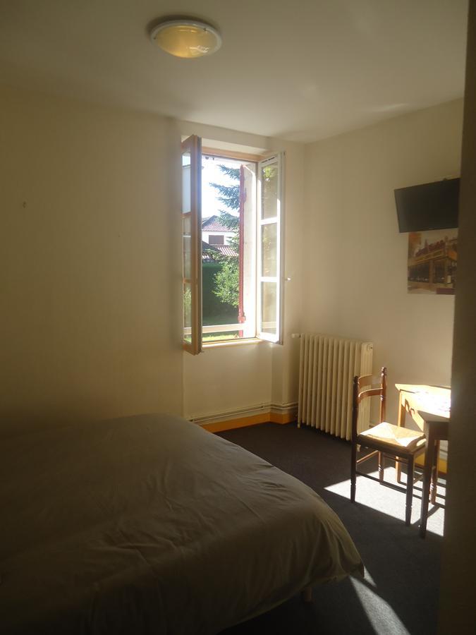 Hotel Du Champ De Foire Saint-Aulaye-Puymangou Buitenkant foto