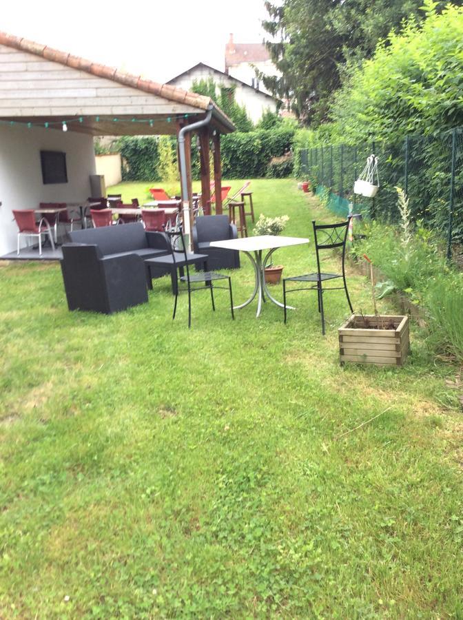 Hotel Du Champ De Foire Saint-Aulaye-Puymangou Buitenkant foto